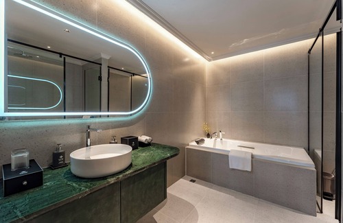 Downtown Ho Chi Minh City Hotel | GRAND HOTEL du LAC Boutique Saigon