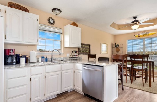 Grove House | Grand Lake Retreat, 4Bd/3Ba, Lake Front, Firepit
