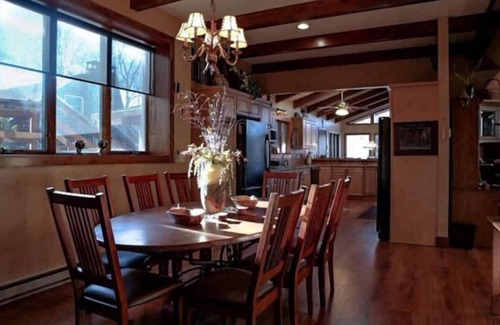 Greentown House | Grand Lakefront House w/Private Dock!