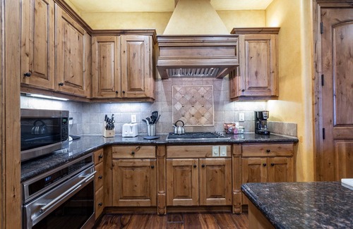 Empire Pass Condo | Grand Lodge at Deer Valley Resort - Studio #205 - Ski-in/ski-out