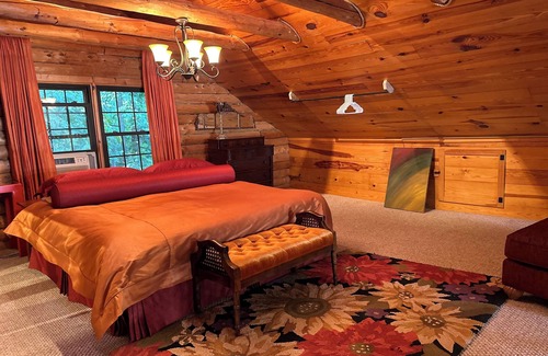 Millersburg Cabin | Grand Log Cabin in the Woods 3BR 2BA