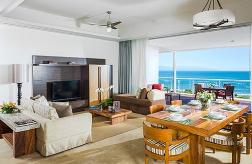 Downtown Cancun Resort | Grand Luxxe 2 BR Villa including 16 rounds of Golf, 2 Massage, Pools, Beach