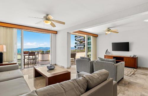 Conchas Chinas Apartment | Grand Miramar A401