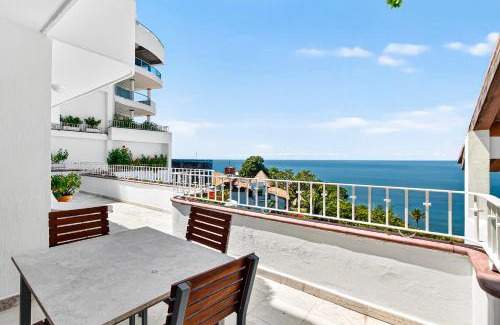 Conchas Chinas Apartment | Grand Miramar A502