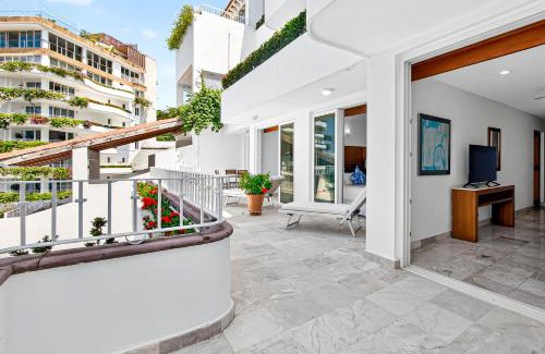 Conchas Chinas Apartment | Grand Miramar A502