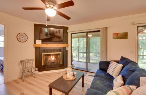 Murphy House | Grand Murphy Cabin with Fire Pit and Game Room!