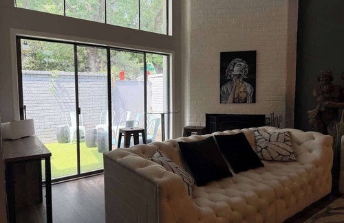 Turtle Creek House | Grand Piano, Huge Geodes, Powerful Artistic Home