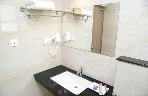 Gopalapuram Hotel | Grand Plaza