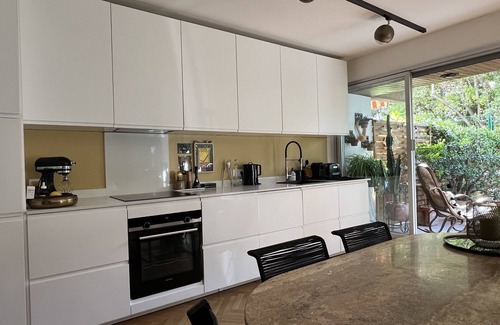 Le Rouet Apartment | Grand rez de Jardin 2 Chambres à Mi-chemin Entre le Stage Vélodrôme et la Plage