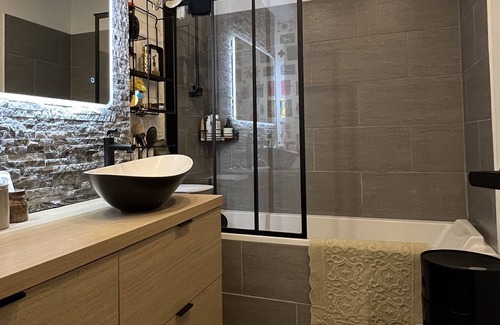 Le Rouet Apartment | Grand rez de Jardin 2 Chambres à Mi-chemin Entre le Stage Vélodrôme et la Plage