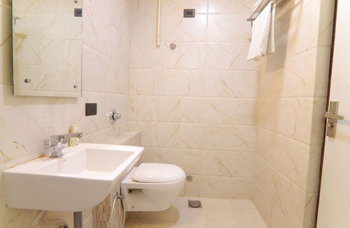 Taj Ganj Hotel | Grand Sparrow Inn Hotel, Agra