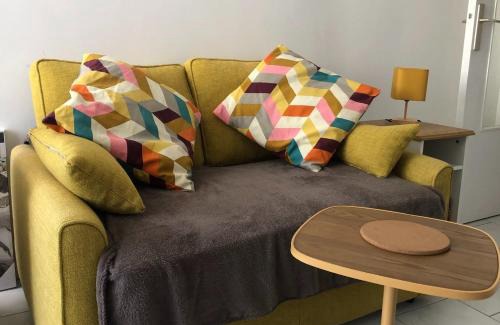 La Ferte-sous-Jouarre Apartment | Grand Studio calme centre-ville