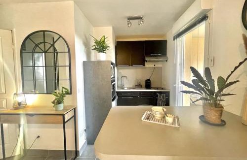 La Bouverie Apartment | Grand studio avec coin nuit, proche mer et montagnes