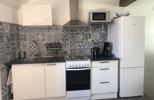 Sancerre Apartment | Grand studio centre historique Sancerre