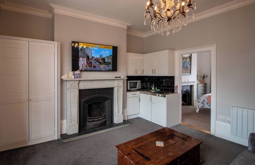 Herne Bay Apartment | Grand Suite | Heart of Herne Bay | 300m from beach