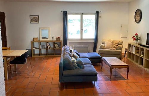 La Londe-les-Maures Apartment | Grand T2 centre ville La Londe