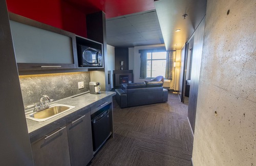 L'Ancienne-Lorette Hotel | Grand Times Hotel Quebec City Airport