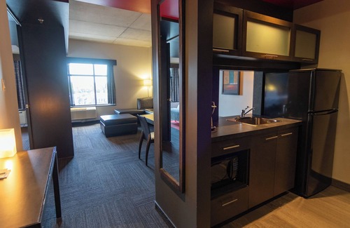 L'Ancienne-Lorette Hotel | Grand Times Hotel Quebec City Airport