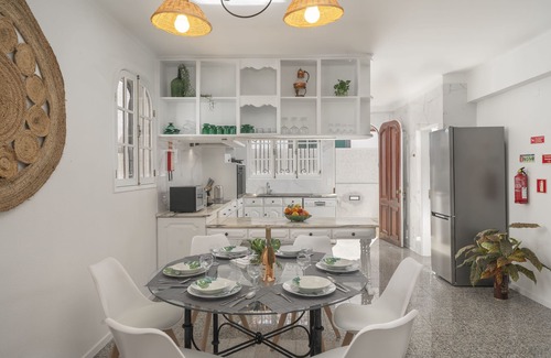 Santa Maria Maior Villa | Grand traditional villa in Funchal | BelleVeva