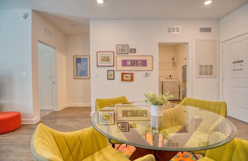 Gainesville Apartment | Grand Two Bedroom Two Bathroom Apartment with Balcony