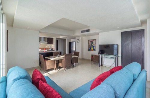 South Hotel Zone Condo | Grand Venetian Puerto Vallarta Beachfront Condo