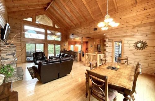 Tellico Plains House | Grand View Home with 360 Degree Mountain View
