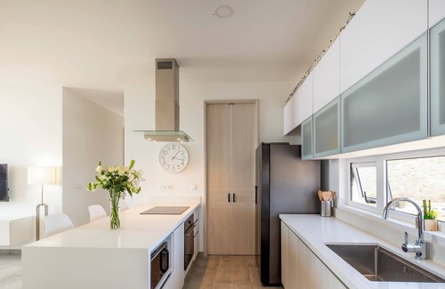 Colon Apartment | Grand View luxury apartment, fully airconditioned, swimming pool & gym