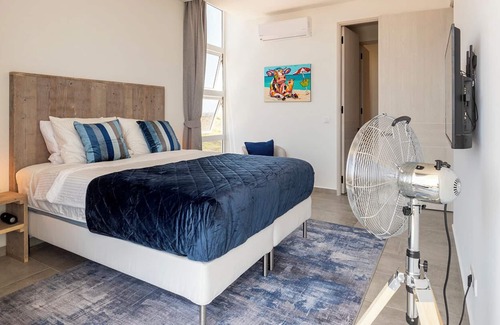 Colon Apartment | Grand View luxury apartment, fully airconditioned, swimming pool & gym
