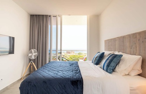 Colon Apartment | Grand View luxury apartment, fully airconditioned, swimming pool & gym