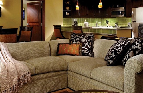 Waikiki House | Grand Waikikian – 2 Bedroom Penthouse OceanView