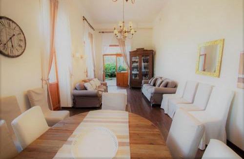 Celle Ligure Apartment | Grande appartamento in Villa con terrazza sul mare