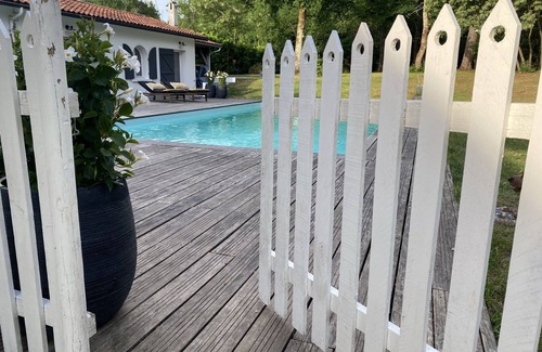 Gradignan House | Grande Arcachonnaise in the Bordeaux vineyards (Pessac Léognan) Large swimming pool
