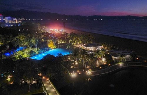 Bucerias Hotel | Grande Bliss Studio, Nuevo Vallarta for November7-28,2021