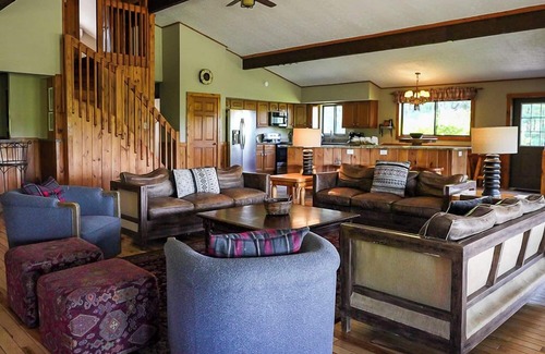 Laurelville Cabin | Grande Butte Lodge - Hosted by The Chalets