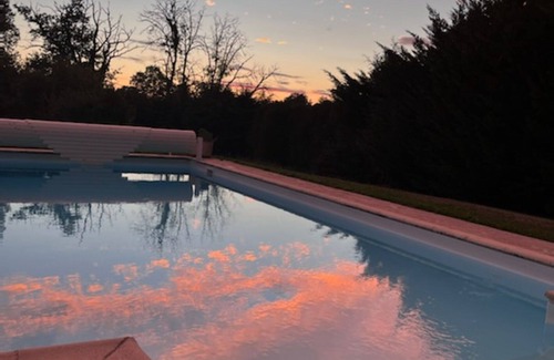 Saint-Benoit-du-Sault Villa | Grande maison avec piscine Large house with swimming pool