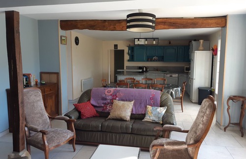 Claville-Motteville House | Grande Maison Privée à la Campagne, Clôturée. Proche de Toutes les Commodités
