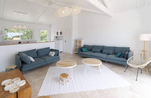 Saint-Pierre-d'Oleron House | Grande Maison Familiale Face à L'océan