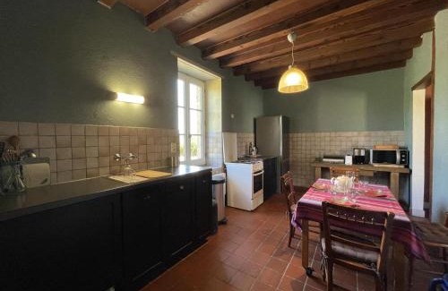 Chappes House | Grande maison ferme avec piscine privée, animaux admis, parking - FR-1-489-90
