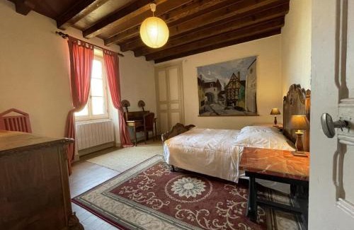 Chappes House | Grande maison ferme avec piscine privée, animaux admis, parking - FR-1-489-90