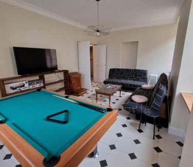 Tain-l'Hermitage House | Grande Maison meublée tout équipé Wifi, Télé, Billard - Demeure de 196 m2 à Tain l'hermitage - 5 Chambres - 12 Couchages