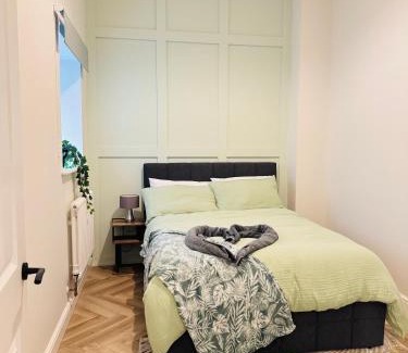 Eastbourne City Centre Apartment | Grande View 8