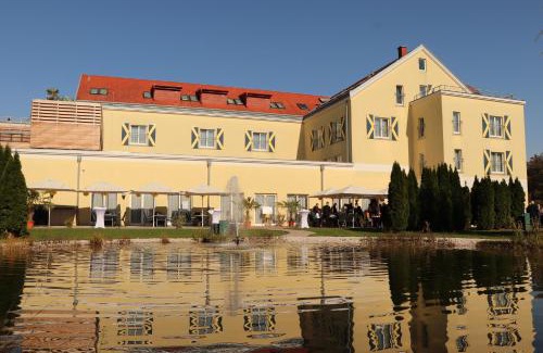 Lanzenkirchen Hotel | Grandhotel Niederösterreichischer Hof