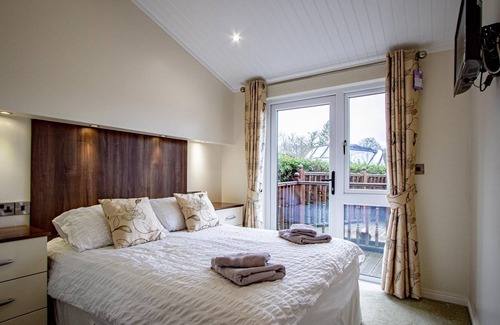 Troutbeck Bridge Cabin | Grandpa's Lodge - a holiday lodge that sleeps 4 guests in 2 bedrooms