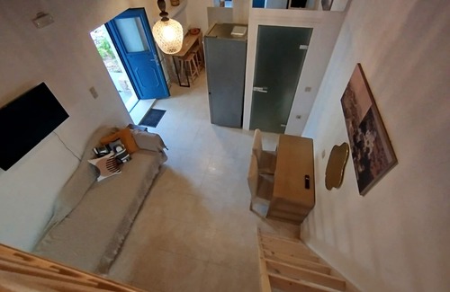 Lagoudi Zia Apartment | Grandpa's place - a 150year-old stone built house- near Zia's sunset balcony