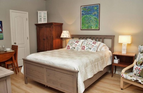 Austin Apartment | GRANDPARENTS! Come stay with us to visit your family and friends!