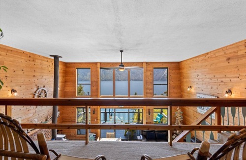 Bayview House | Grandview Lakeside Escape - Stunning Lake & Mountain Views, Private Dock & Deck, BBQ, Near Bayview!