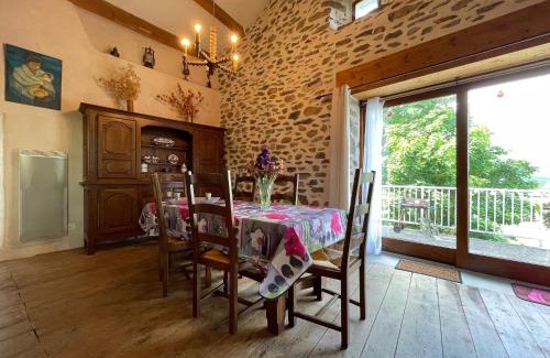 Retournac House | Grange restaurée avec terrasse et wifi à La Bastide - FR-1-582-178