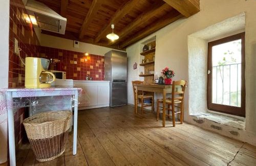 Retournac House | Grange restaurée avec terrasse et wifi à La Bastide - FR-1-582-178