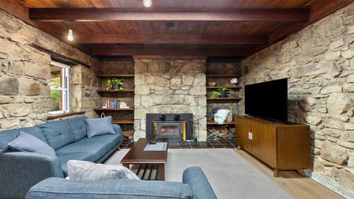 Beechworth House | Granite Cottage