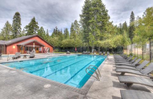 Tahoe Woods House | Granlibakken Retreat Near Tahoe Beach